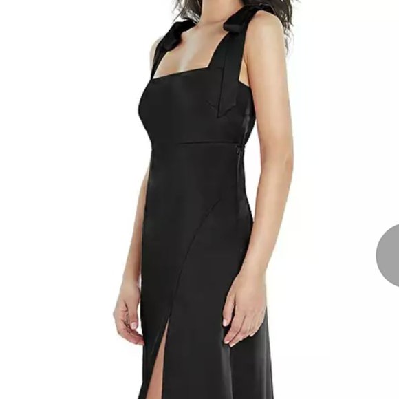 Dessy Flat Tie-Shoulder Empire Waist Bridesmaid Dress - Black - Size M - Picture 3 of 4